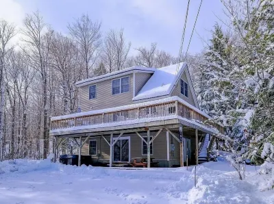 Okemo mountain house with private hot tub