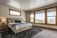 Luxury Lakeview Cabin w/Hot Tub, Pool, Sports Courts, Pickleball, Private Beach!
