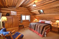 Top Rated Charming MT Cabin w Hot Tub, 10min Dwtn, MSU, 1hr Big Sky/Yellowstone - Feriehus