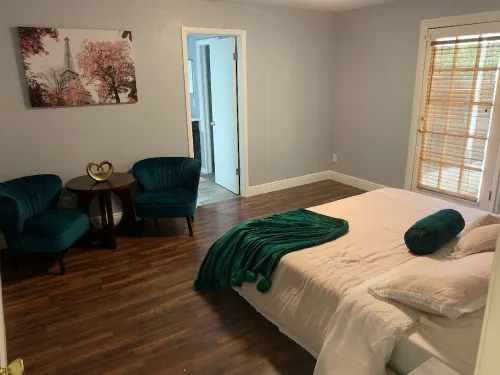 Vacation Home w/ HOT TUB, 2 MASTER BEDROOMS, HEATED POOL NEAR BEACHES!