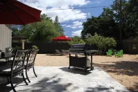 Wine Country 2 bedroom Cottage (with Optional 1 bedroom Guest House) Hotels in El Verano