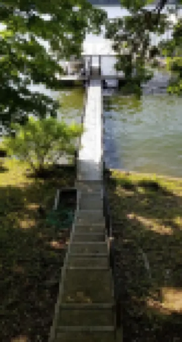 Cozy Lake Front Cottage w/dock, perfect family retreat!