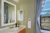 Kaha Lani #216, 2Bdrm, 2bath, See VIDEO! beachfront resort! Ocean views. Quiet! - balcony