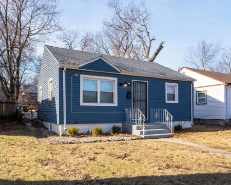 20Mins from Beach, 10Guests/Wifi/1.2 Baths/Ping Pong/Pool Table/Treadmill Hotels in Gary
