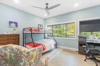 Charming 5 bed Mountain Home in National Preserve. Romantic peaceful getaway nea Hotels in London Britain