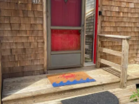 Your Cape Cod respite awaits! 5 minutes walk to quiet bay beach. 伊斯特姆酒店