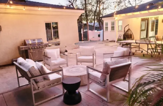 Spacious, Well-Appointed, Lux/Modern Touches w/ Pool Table, Ping-Pong & Fire Pit