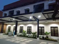 Royale House Hotel Davao powered by Cocotel
