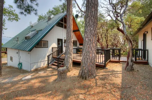 Oakhurst Cabin|Bass Lake View|Game Room|Hot Tub!
