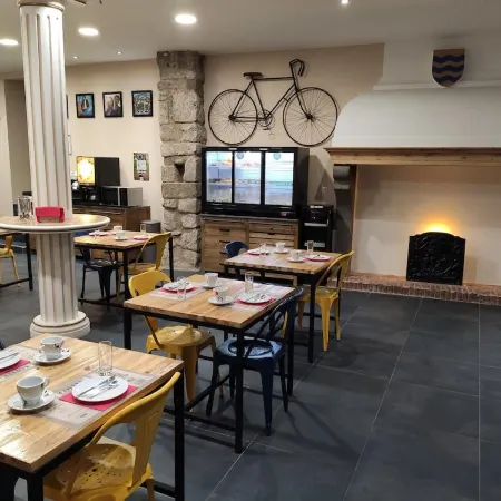 Logis Hotel Yseria - Historical Center