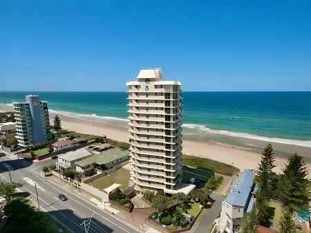 Beachside Tower Apartments Отели рядом с достопримечательностью «Мейн Бич»