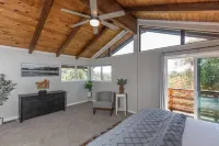 Spacious Yosemite Pet Friendly Retreat w/Game Room-Views-Deck & EV Charger