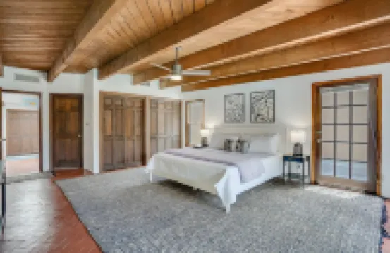 Casa Cascada - 6 BR - Game Room - Huge Pool - Sleeps 21!