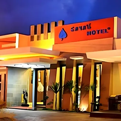 Savali Hotel Отели рядом с достопримечательностью «Пляж Carocok»