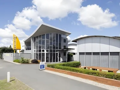 阿爾斯特中庭汽車旅館 住宿飯店