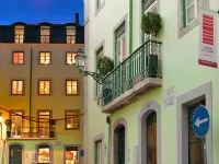 Lisbon Colours Bairro Alto Apartments Hotel in zona Lisbon City Guru