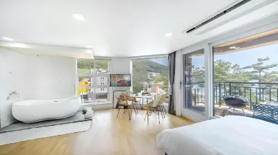 Blooming Pension Hotels near Hallyeohaesang National Park