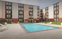 The Grand Hotel Spindletop Hotels in Lumberton