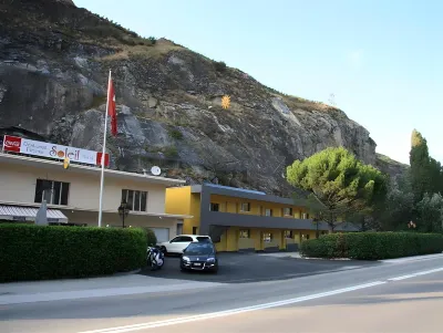 Hotel du Soleil Các khách sạn gần IUKB Institut Universitaire