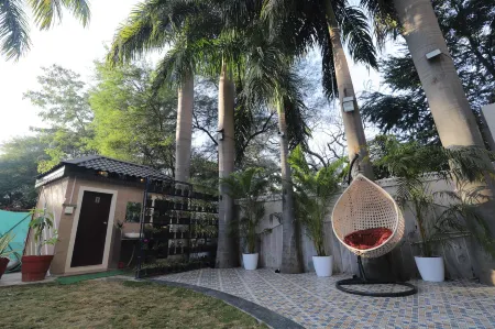 Hotel Vatika Palace Отели в г. Итарси