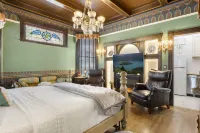 SJ Landmark The Hensley House Master Suite with Bathtub Unit 1