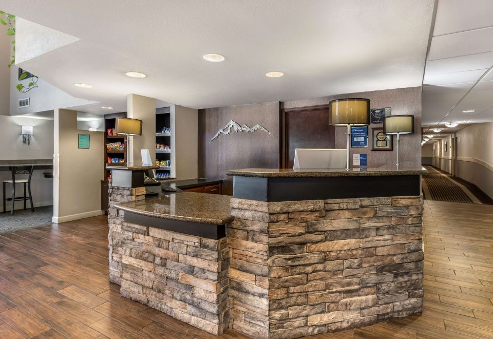 Best Western Plus Peak Vista Inn and SuitesOver view