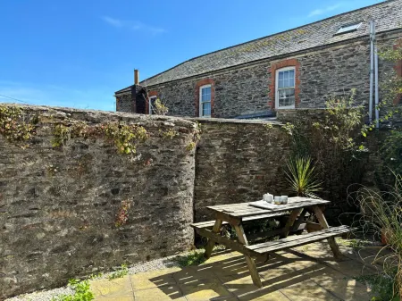 Porthilly Отели рядом с достопримечательностью «Heligan Caravan and Camping Park»