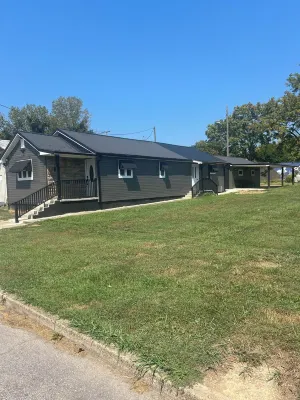 Charming 2-bedroom house in wonderful Portsmouth with AC, WiFi Các khách sạn ở Portsmouth