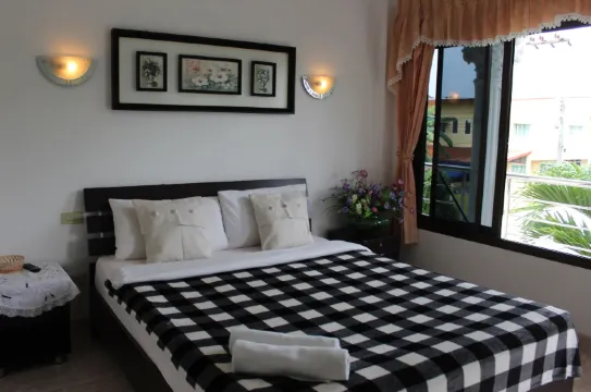 ห้องดีลักซ์ พร้อมระเบียง