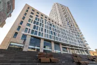 เจ ทาวเวอร์ - อิซเร้นทัลส์ โรงแรมใน