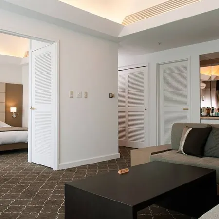Sunhills Hotel