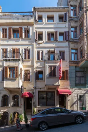 Opera House Hotel