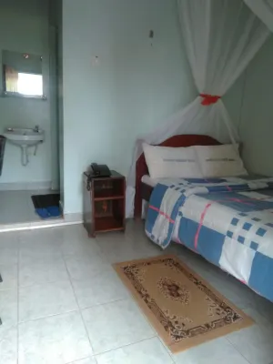 Usenge Sunset Resort - parking