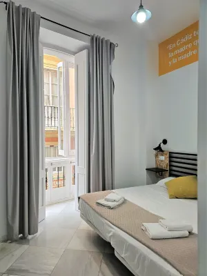 Planeta Cadiz Hostel Các khách sạn gần Estadio