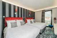 Hotel Dali Val d'Europe Tapestry Collection by Hilton - New