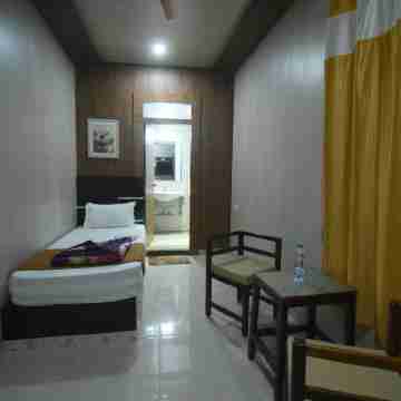 R Empire Dvanagere Rooms