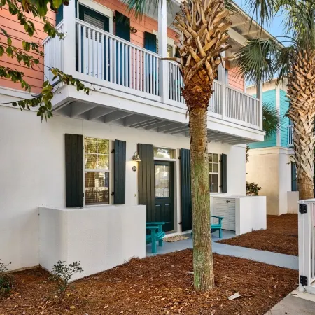 Dog Friendly @ Bungalows at Seagrove; 2 Blocks to Beach ~ Overlooks Pool/Spa