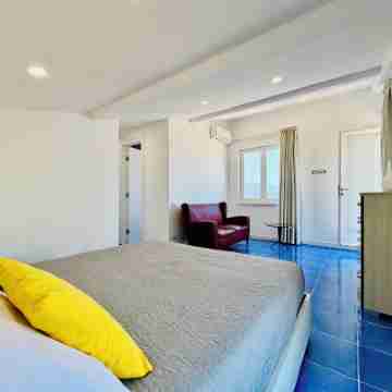 YourHome - la Famiglia Apartment Rooms