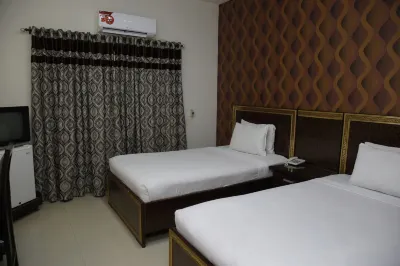 Hotel Al Harmain Tower Ξενοδοχεία στην πόλη D.H.A.