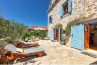 Heritage Villa Near Milna with Private Swimming Pool Hotels in 