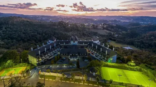 Duplex em Castelo | Piscina Aquecida, Lareira e Wi-Fi