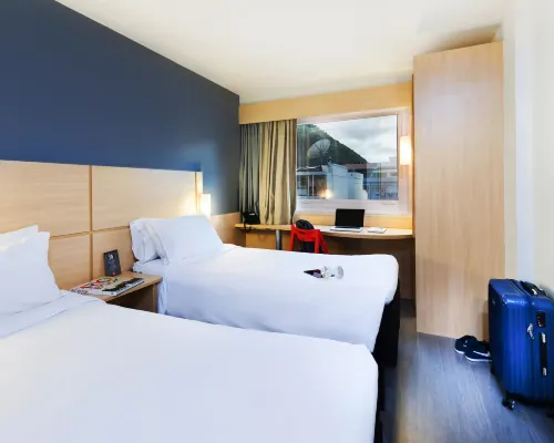 Ibis Copacabana Posto 5 Hotels near Leblon