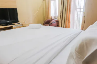 Minimalist Studio Room Great Western Apartment Hotels in North Panunggangan