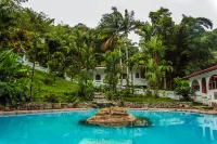 Rio Perlas Thermal Resort & Spa فنادق في Agua Caliente