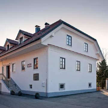 B&B Dvor Tacen