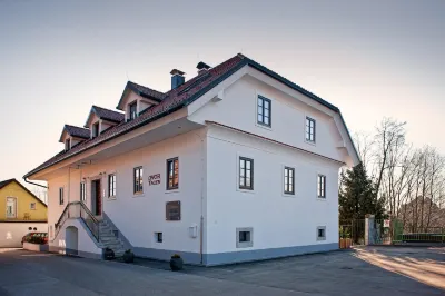 B&B Dvor Tacen Hôtels à : Smarna Gora District