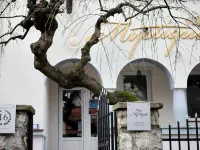 Villa Mystique Hotels in der Nähe von Blumenhaus