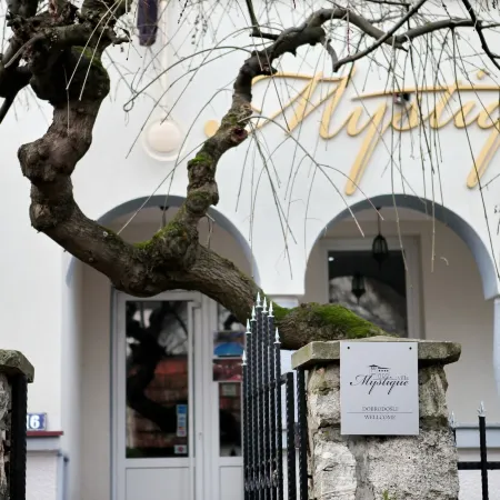Villa Mystique
