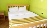 Rangers Castle Hotels in Free Hold