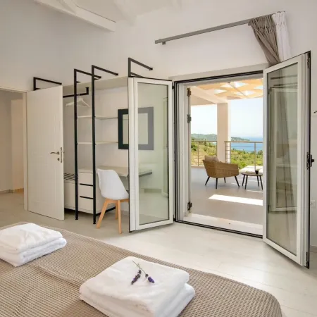 Vasiliki Villa - Charming 4 Br Villa with Pool and Sea Views